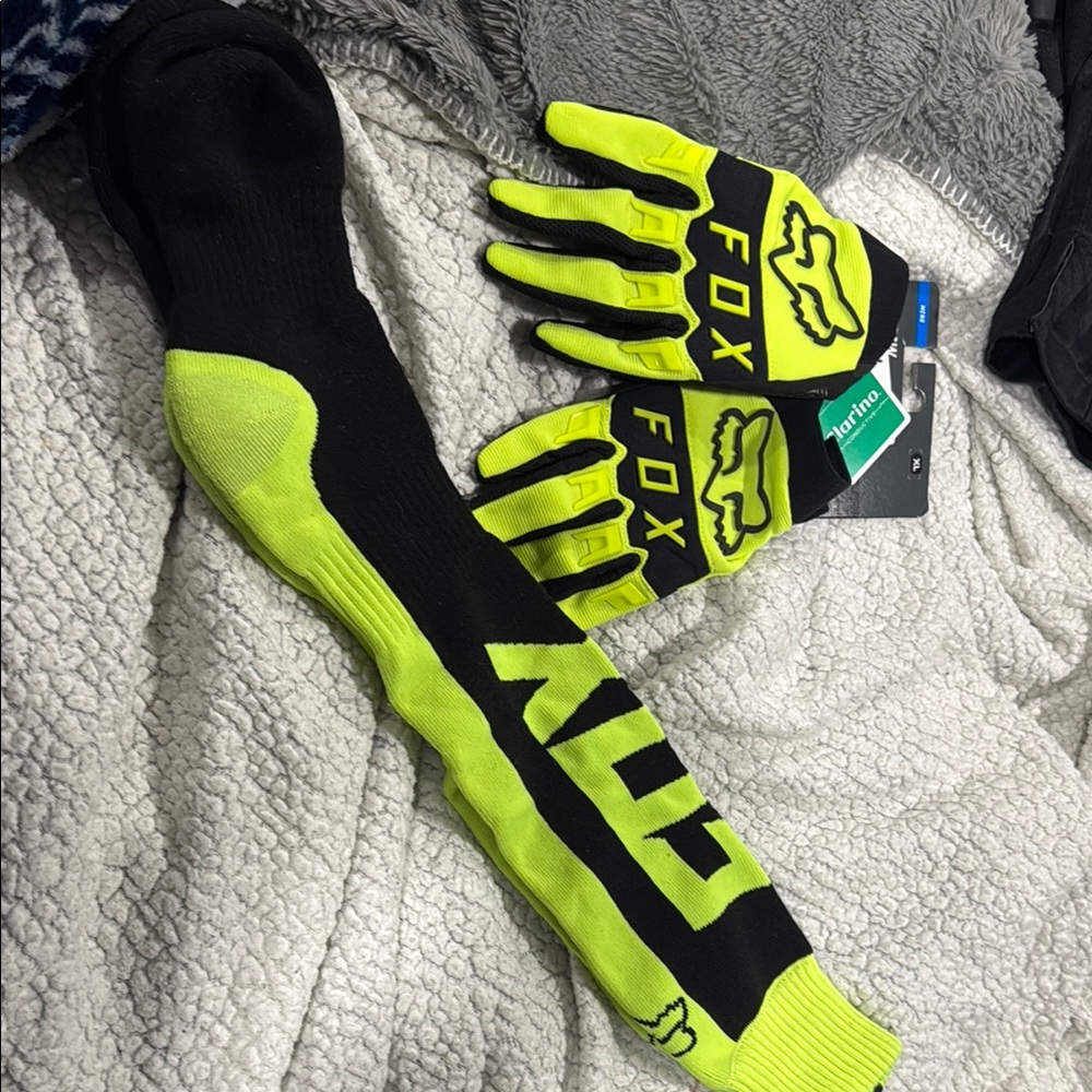 Fox Vibrant Yellow and Black Men's Gloves